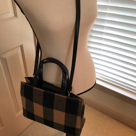 Lord and Taylor Black & Cream Crossbody Purse. - Picture 3 of 5